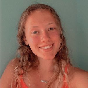 Meet your Posher, Caitlin